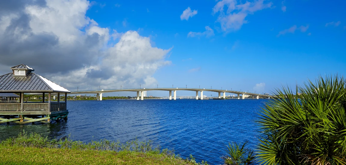 Discover Holly Hill: The Artsy Riverside Town Next to Daytona
