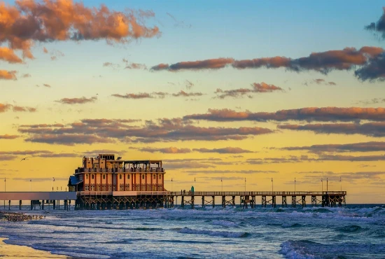 Top Things to Do in Main Street Pier: Daytona’s Iconic Boardwalk Experience