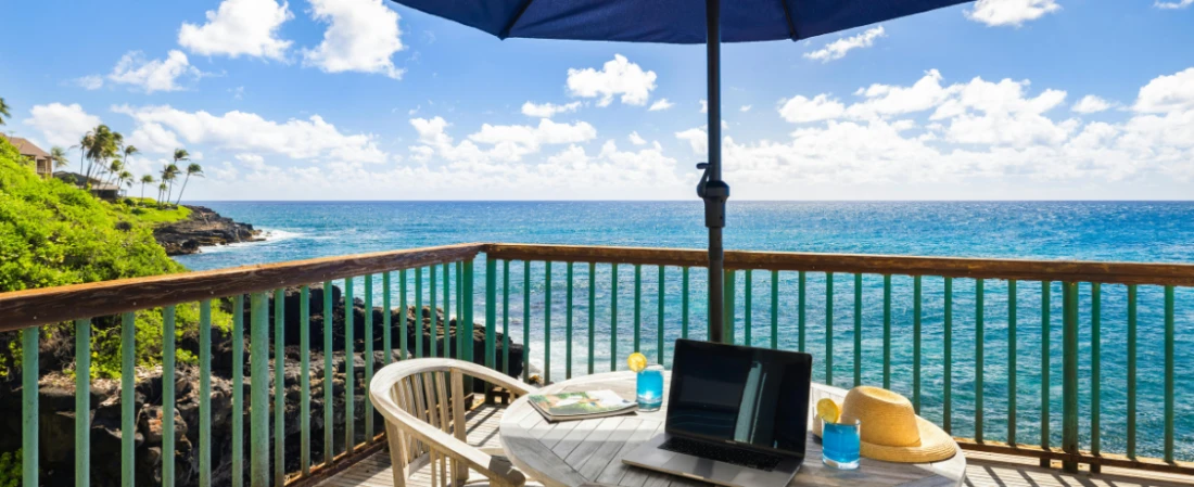 LandShark Bar & Grill: Chill Drinks & Beachfront Beats in Daytona Beach